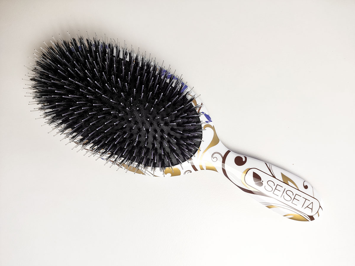 hair brush specific for hair extensions